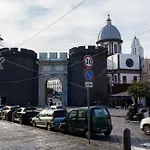 Calaba Spaccanapoli نابولي